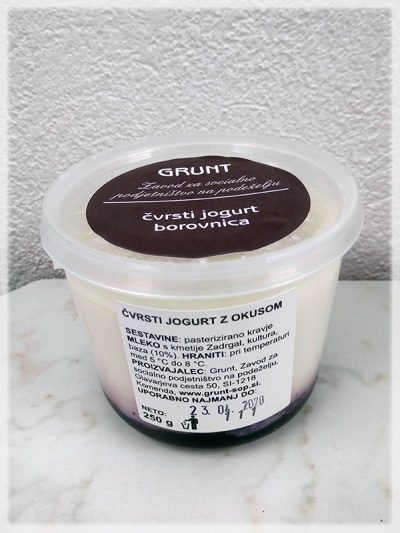 Čvrsti jogurt z okusom - Borovnica - 250 g