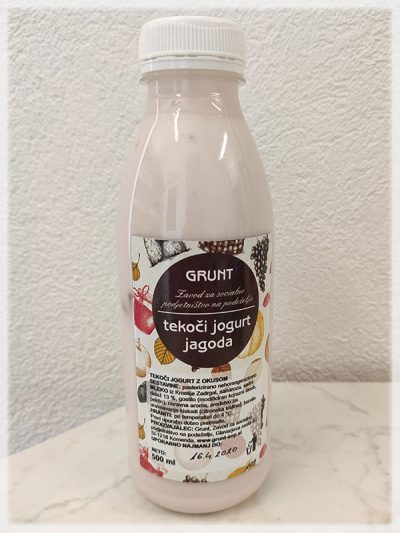 Tekoči jogurt z okusom - Jagoda - 0,5 l