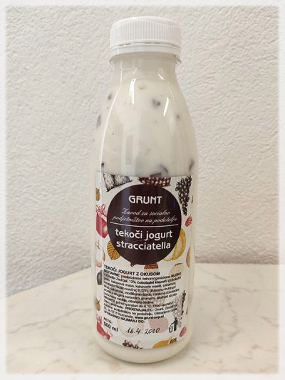Tekoči jogurt z okusom - Stracciatella - 0,5 l